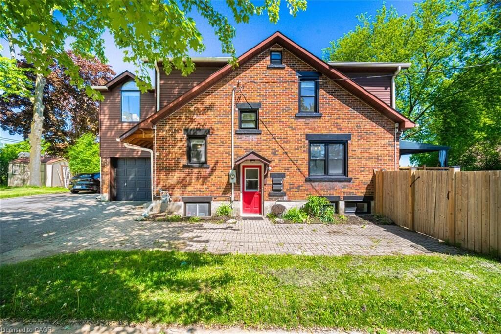 Property Photo:  64 Sheldon Avenue N Upper  ON N2H 3M4 