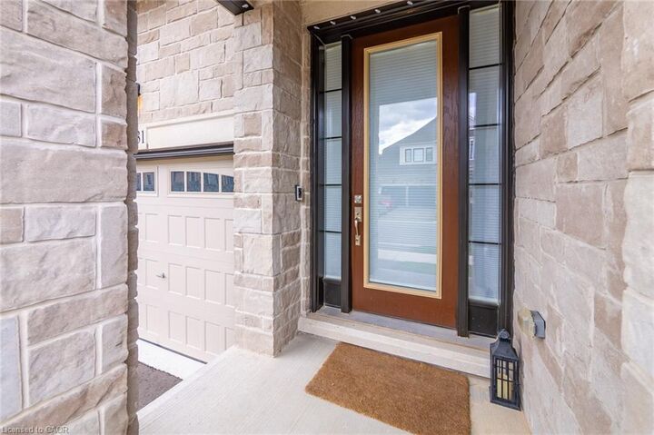 Property Photo: 1531 Kitchen Court ON L9E 1Y7