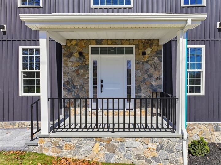 Property Photo:  6 Barrows Rd  MA 01609 