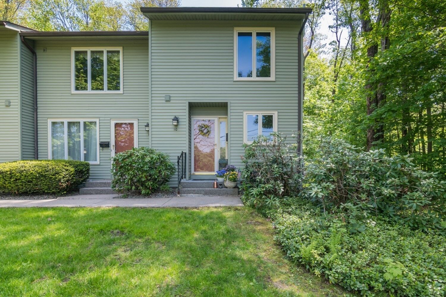 Property Photo:  10 Walnut St 10  MA 01376 