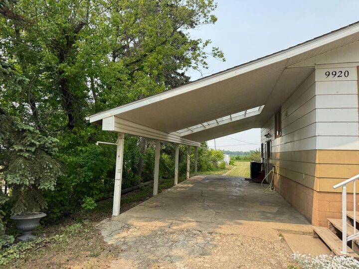 Property Photo:  9920 113 Street  AB T0H 1L0 