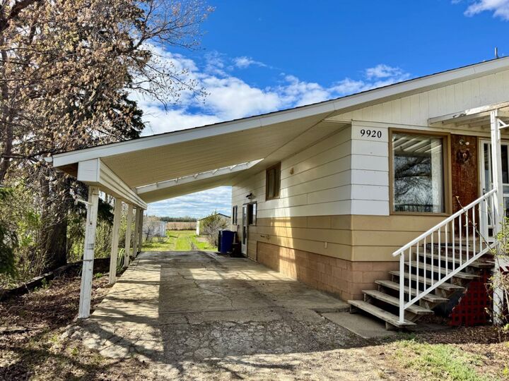 Property Photo: 9920 113 Street AB T0H 1L0