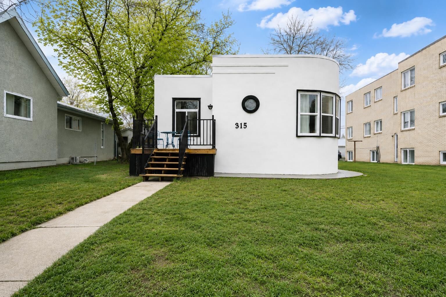 Property Photo:  315 Aberdeen Street SE  AB T1A 0R3 