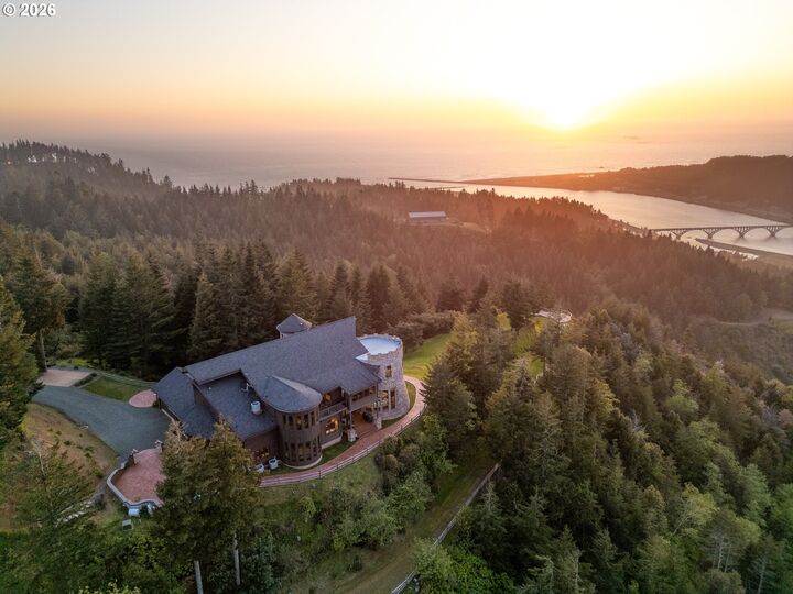 Property Photo:  94880 Grizzly Mountain Rd  OR 97444 