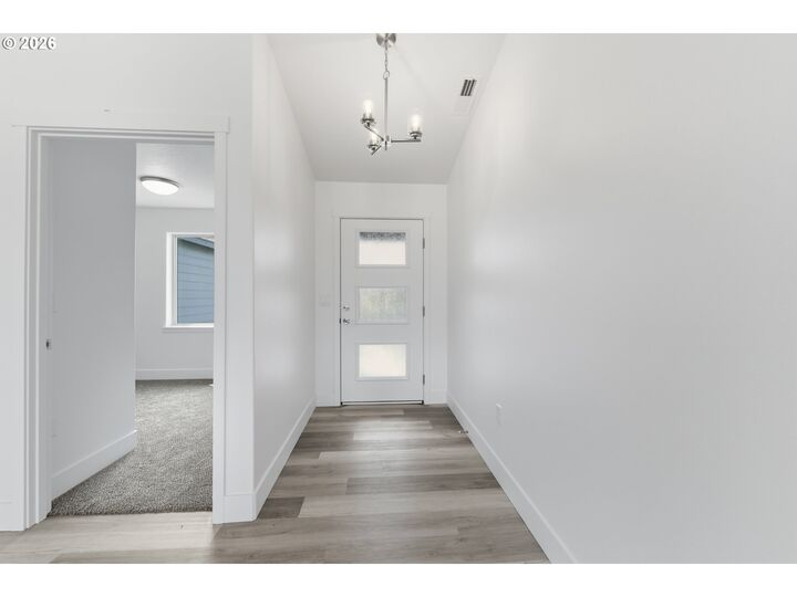 Property Photo:  227 SW Goldfinch Ln  OR 97818 