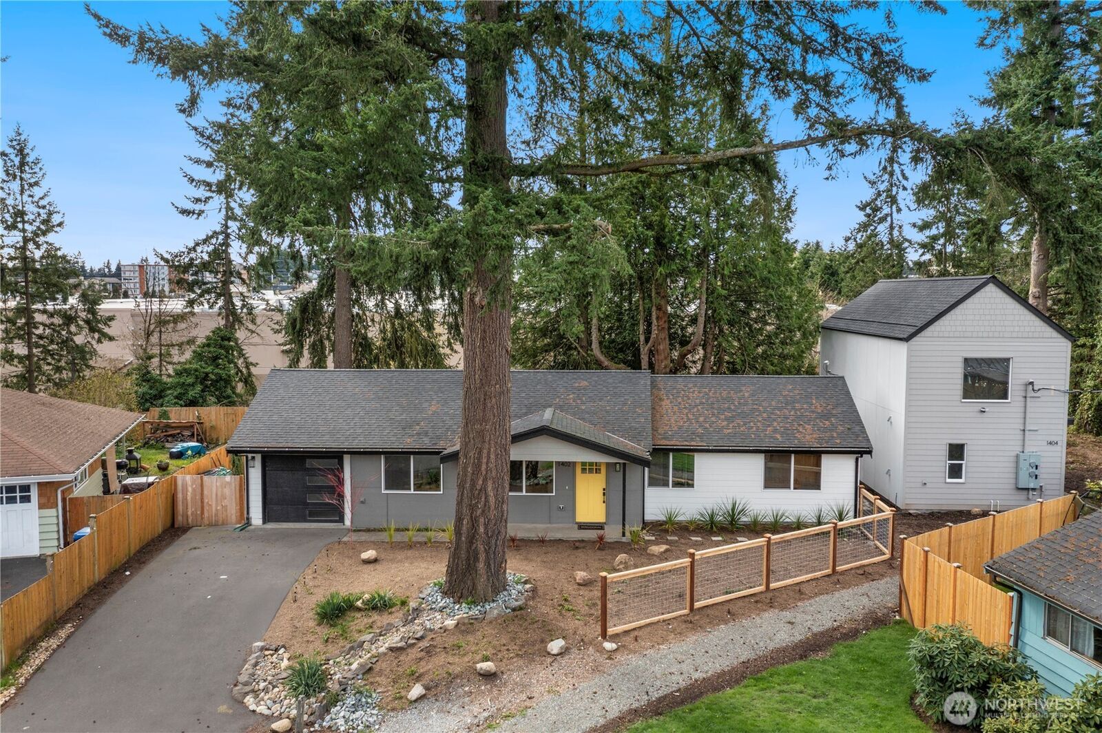 Property Photo: 1402 N 136th Street WA 98133