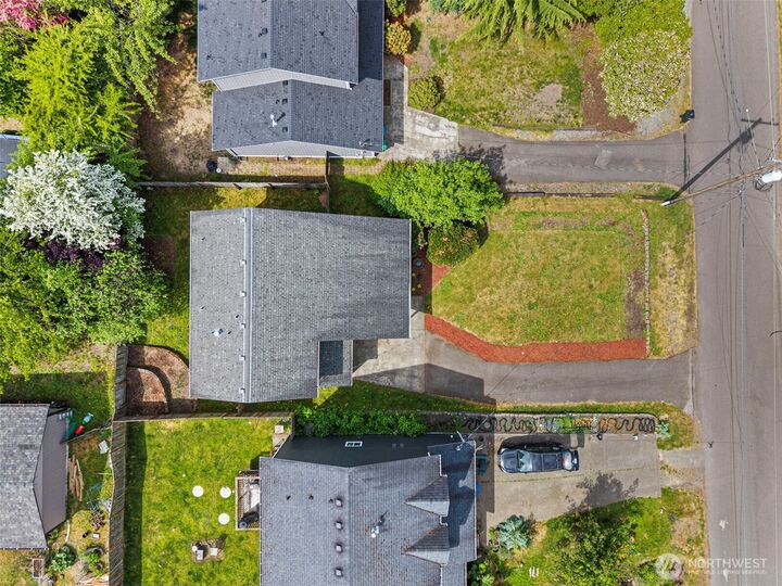 Property Photo:  5045  Carole Drive NE  WA 98516 