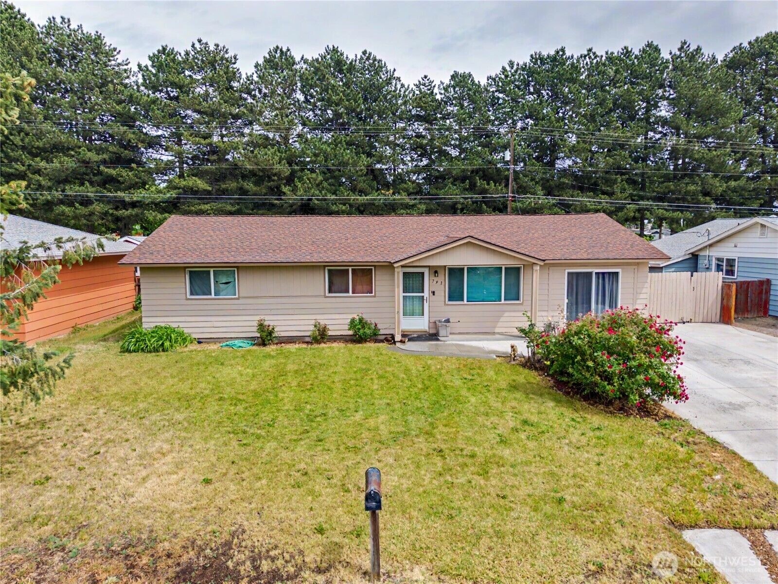 Property Photo:  791 S 4th Avenue  WA 99344 