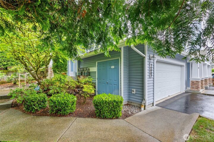 Property Photo:  14007  69th Drive SE Z1  WA 98296 