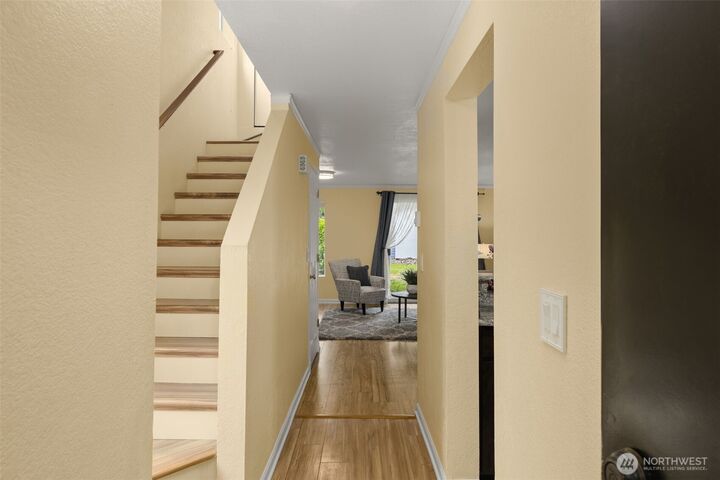 Property Photo: 280 Newport Wy NW NW B15 WA 98027