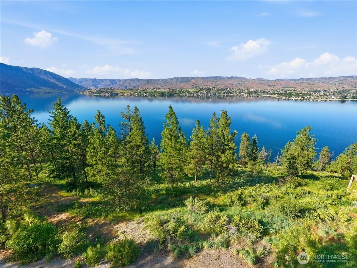 Property Photo: 7376 Ridgeview Drive WA 98816