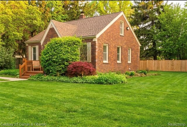 Property Photo:  18808 Eastwood Dr  MI 48225 