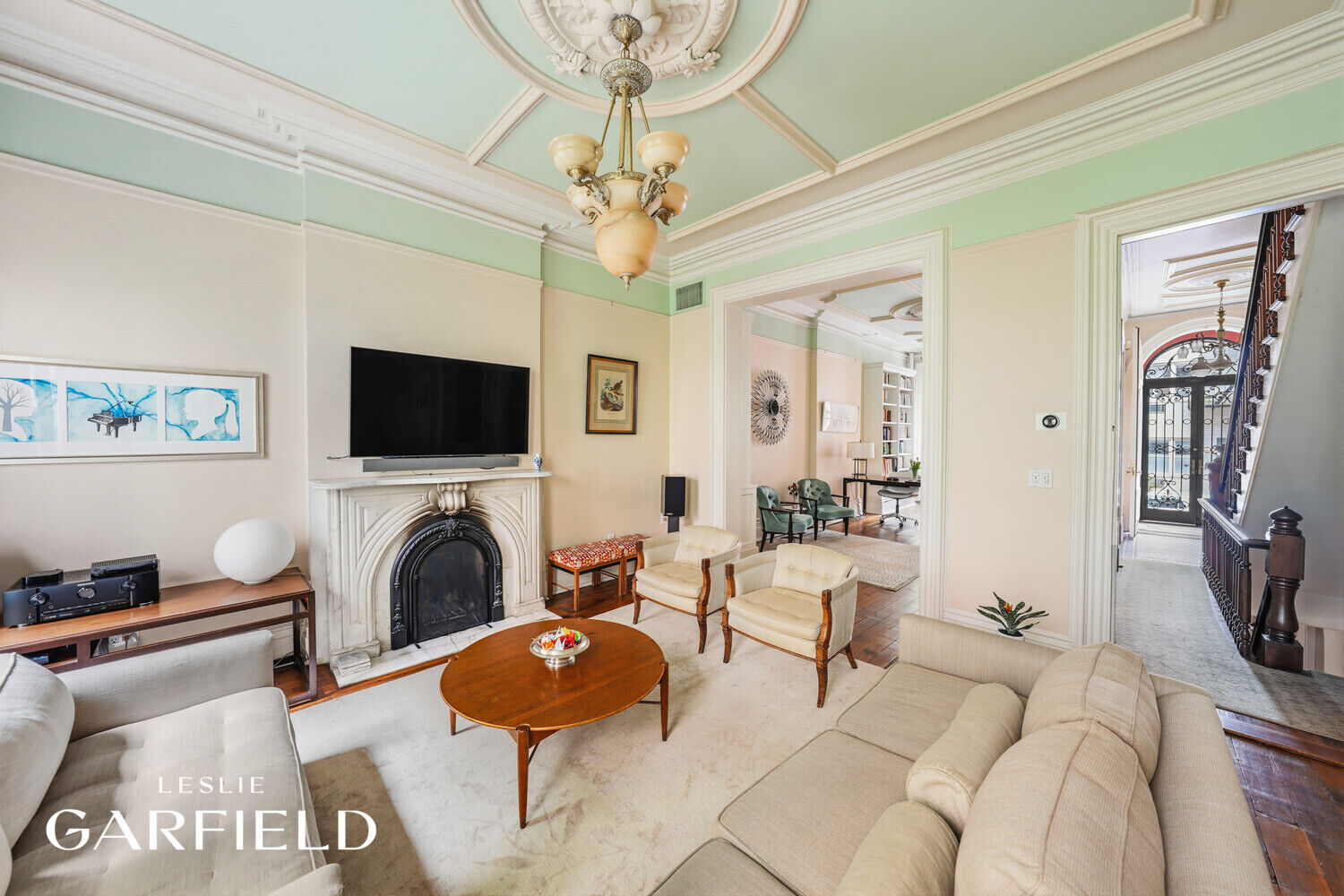 Property Photo:  512 E 87th Street  NY 10128 