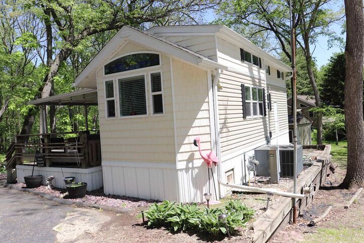 Property Photo:  247 Leisure Way  WI 53534 