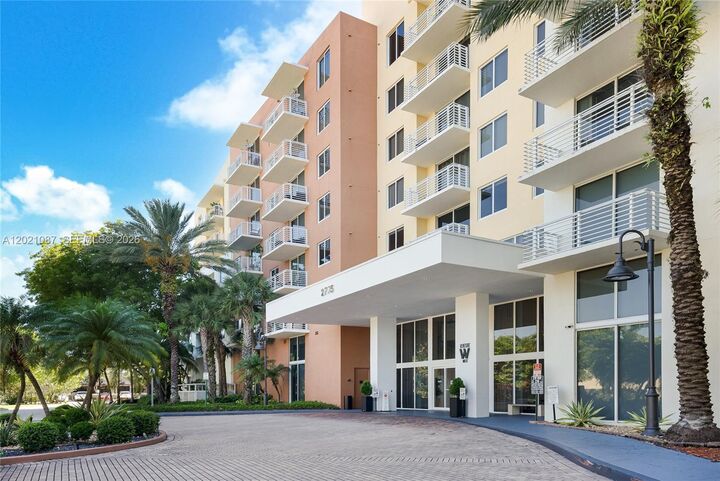Property Photo: 2775 NE 187th St 528 FL 33180