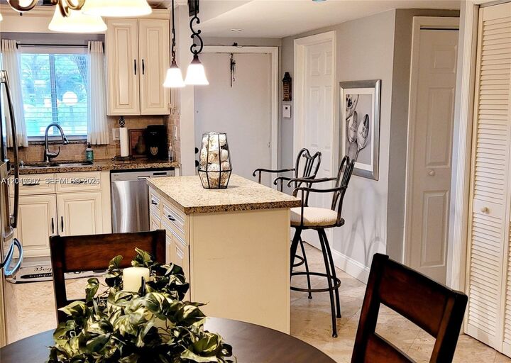 Property Photo: 3300 Atlanta 15C FL 33021