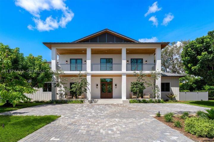 Property Photo:  8901 SW 120th St  FL 33176 