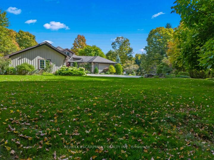 Property Photo: 22 Southridge Trail ON L7K 0B3
