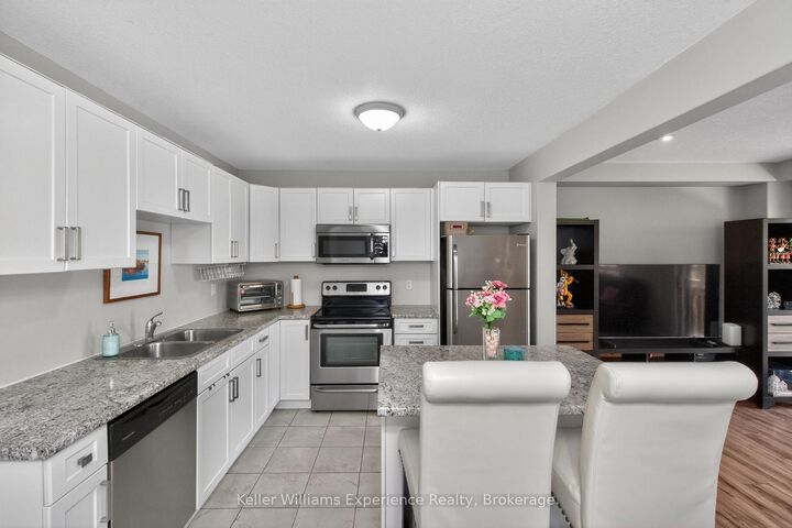 Property Photo: 992 Cook Drive ON L4R 0E4