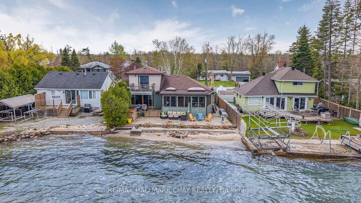 2617 Leonard Street — photo 1