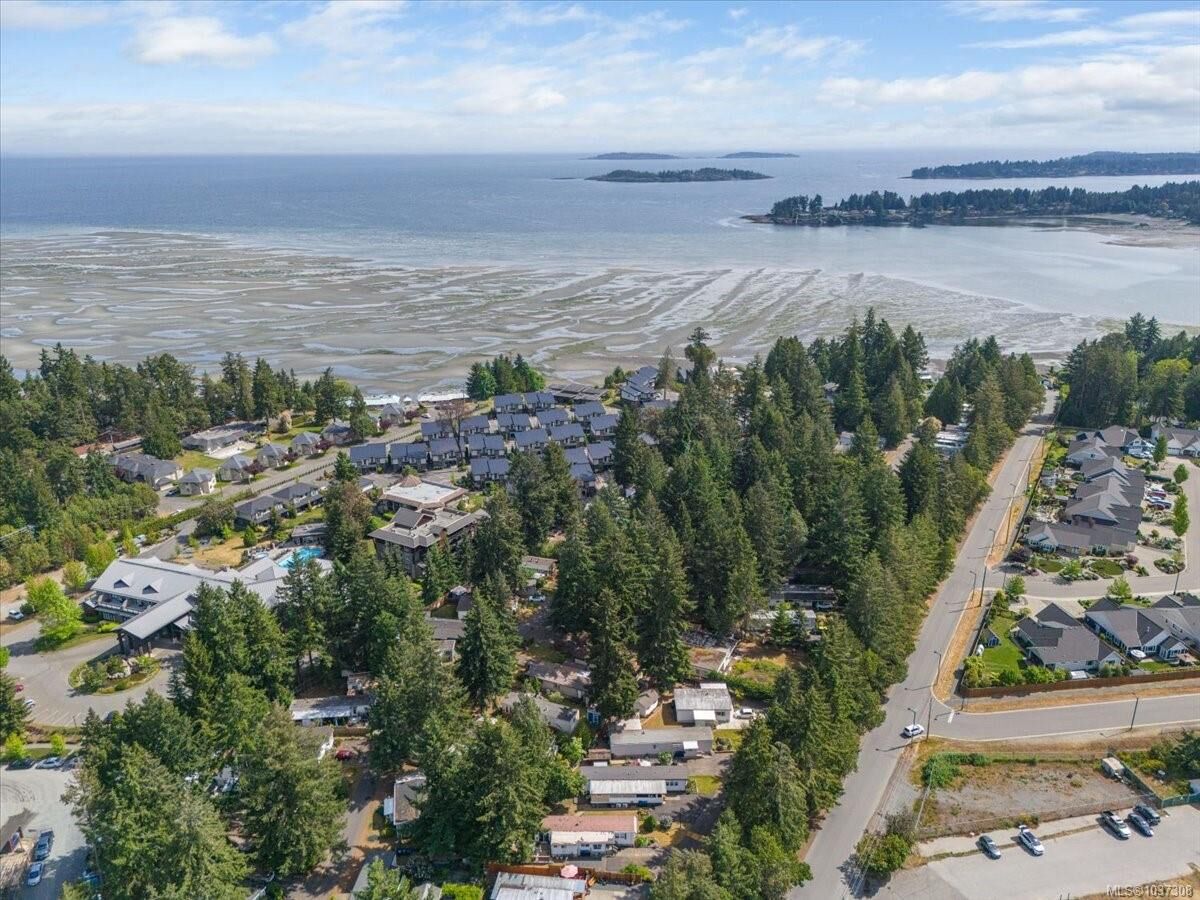 Property Photo:  1247 Arbutus Rd 53  BC V9P 1R3 