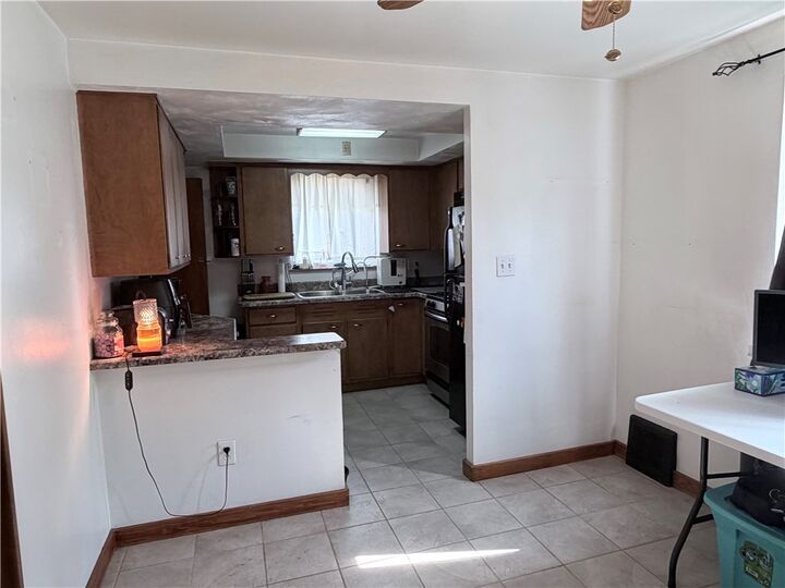 Property Photo: 924 Jefferson Rd PA 15235
