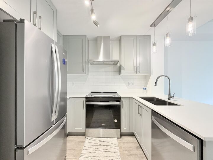 Property Photo:  6338 King George Boulevard 308  BC V3X 0L5 