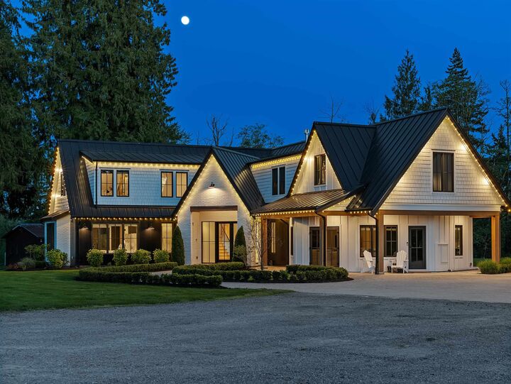 Property Photo:  24968 28 Avenue  BC V4W 2R2 