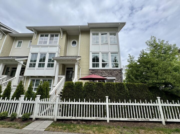 Property Photo: 5551 Admiral Way 47 BC V4K 0C9