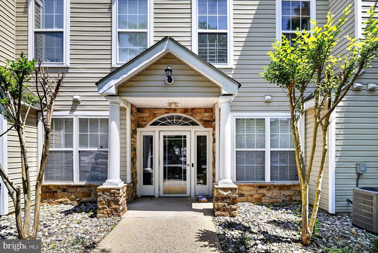Property Photo:  23 Kyle Way  NJ 08628 