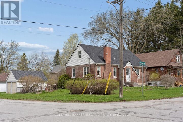 Property Photo:  252 Aberdeen Avenue  ON K9H 4W9 