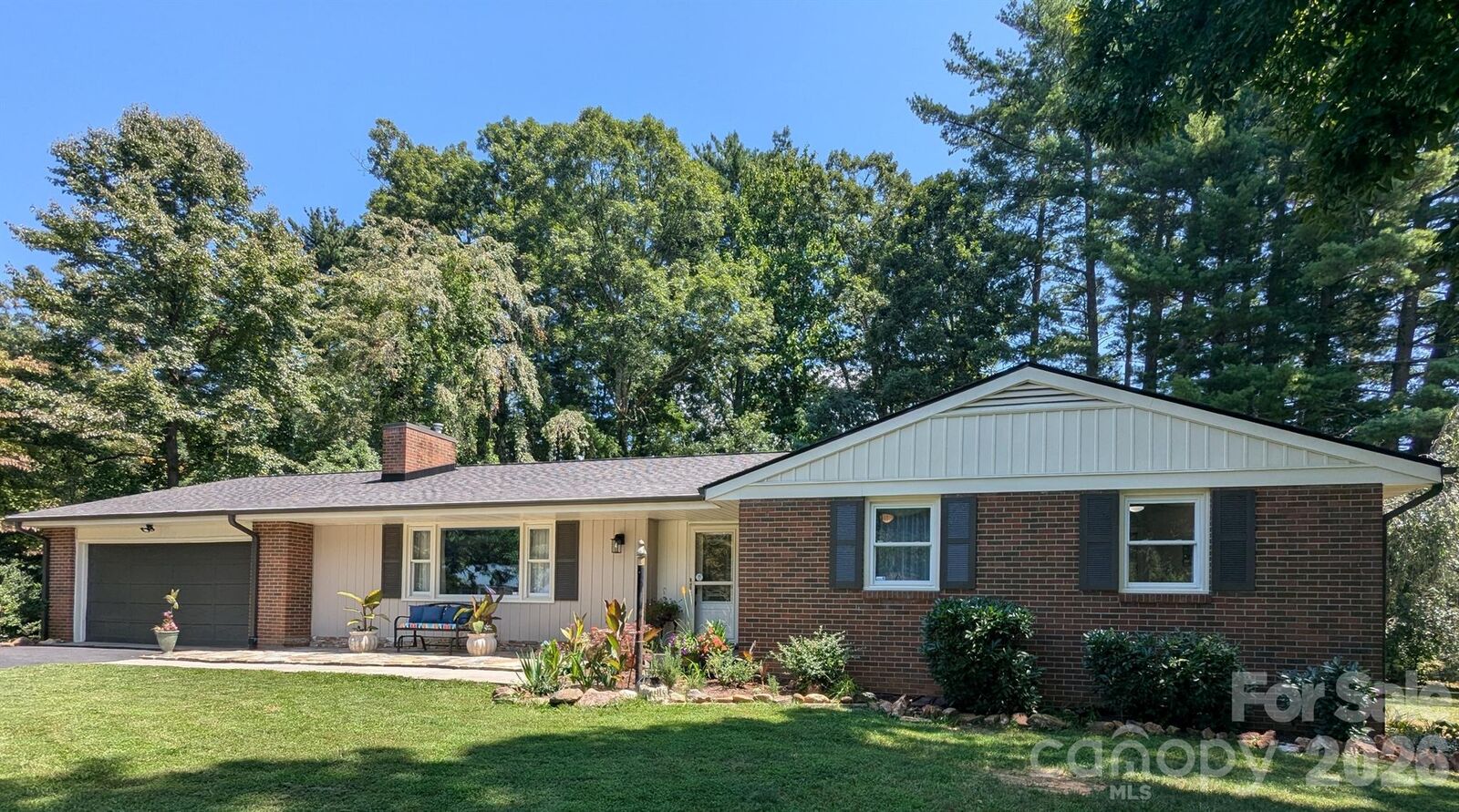 Property Photo: 1 Oakwilde Drive NC 28803