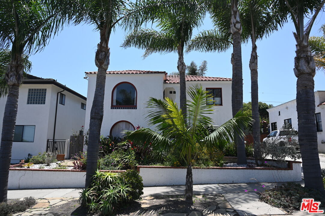 Property Photo: 1333 W 14th St CA 90732