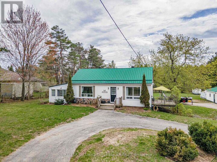 Property Photo:  3514 Penetanguishene Road  ON L4M 4Y8 