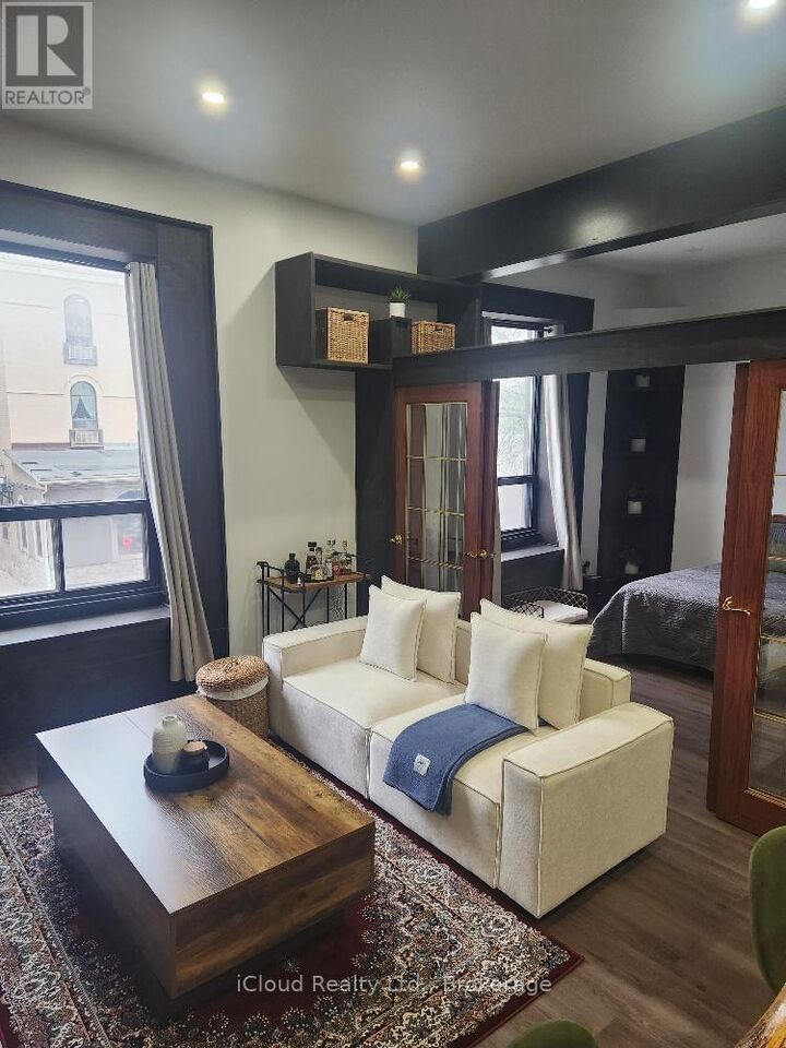 Property Photo:  7 Foundry Street 7  ON L9H 2V6 