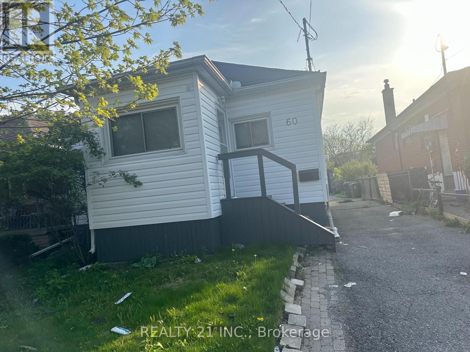 Property Photo: 60 Phillip Avenue (Main) ON M1N 3R2