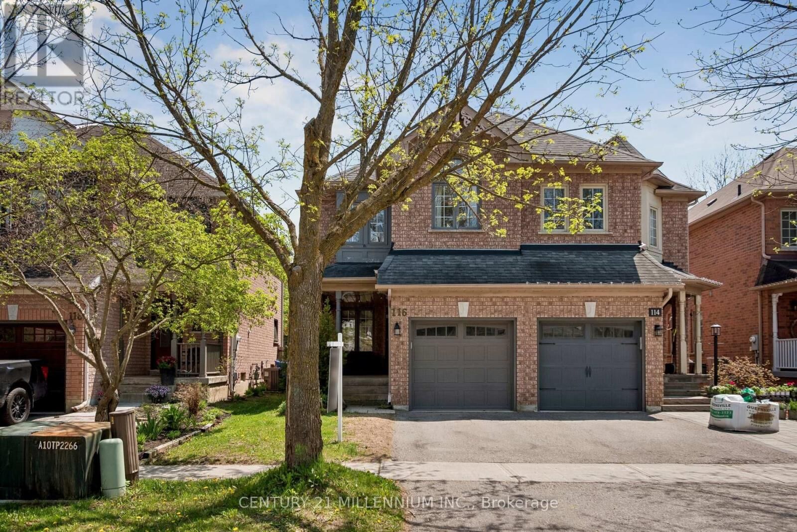 Property Photo: 116 Woodroof Crescent ON L4G 7H3