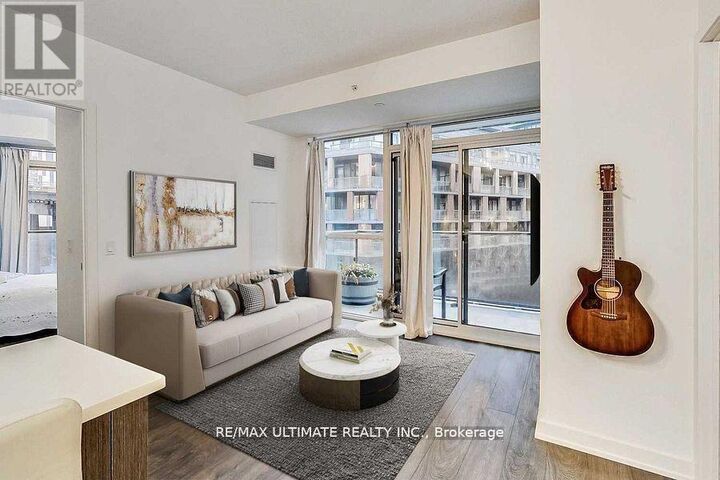 Property Photo:  38 Iannuzzi Street 541  ON M5V 0S2 