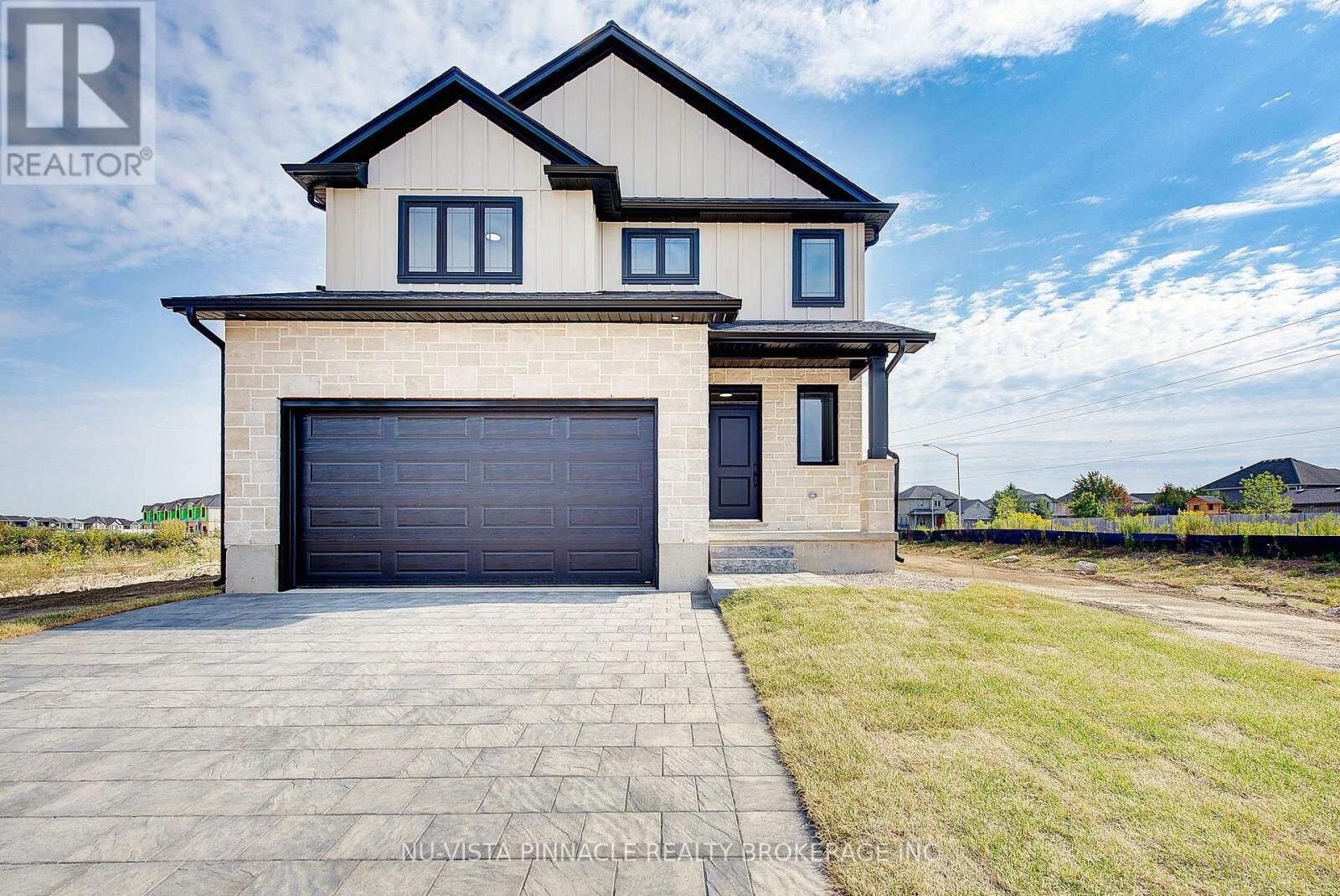 Property Photo:  10 Woodmere Path  ON N0M 2A0 
