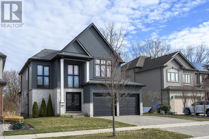 Property Photo:  211 Union Avenue  ON N0L 1R0 