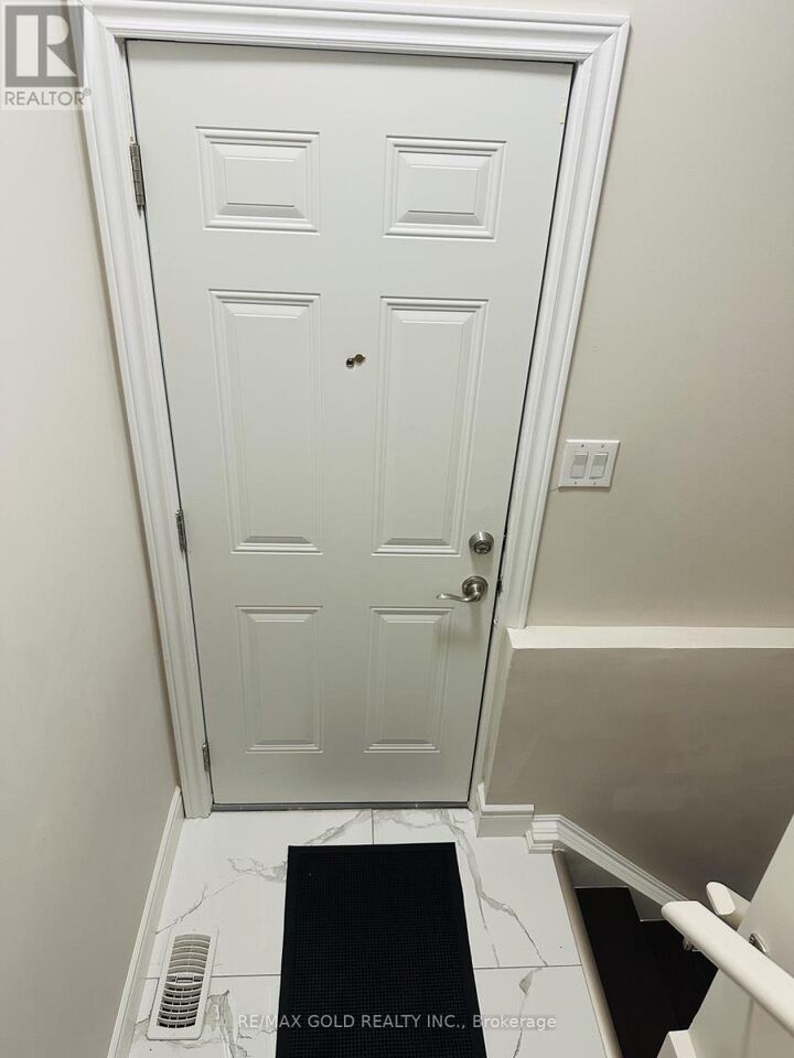Property Photo:  305 Sedgewood Street  ON N2P 0J6 