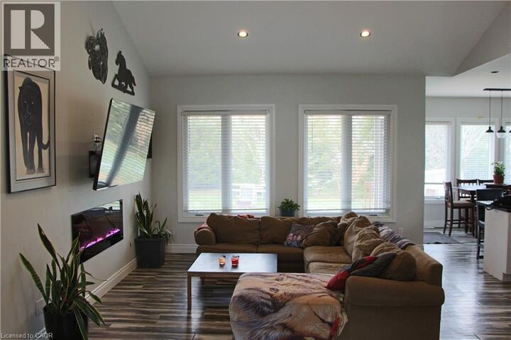 Property Photo:  38812 Vienna Street  ON N0M 2R0 