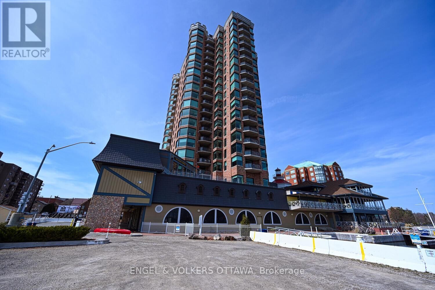 Property Photo:  15 St Andrew Street 1504  ON K6V 0B8 