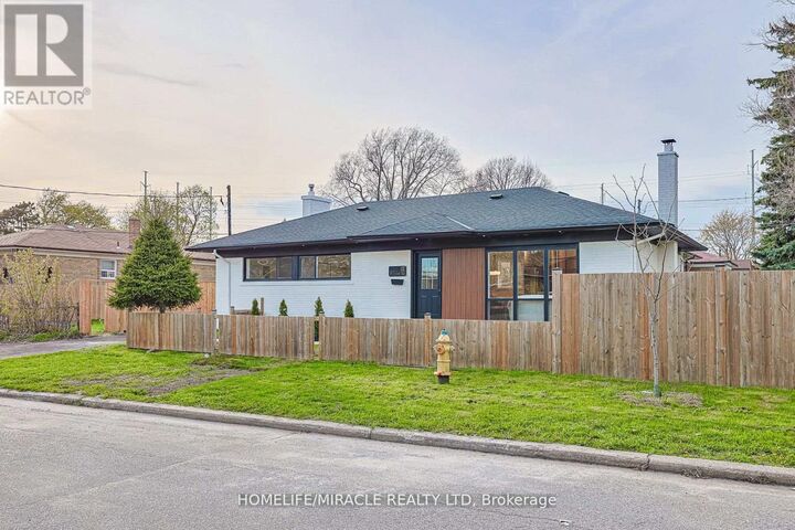 Property Photo:  22 Arnprior Road  ON M1K 5A6 