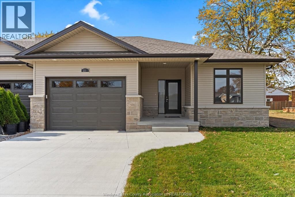 Property Photo: 332 Victoria Avenue ON N9V 1M5