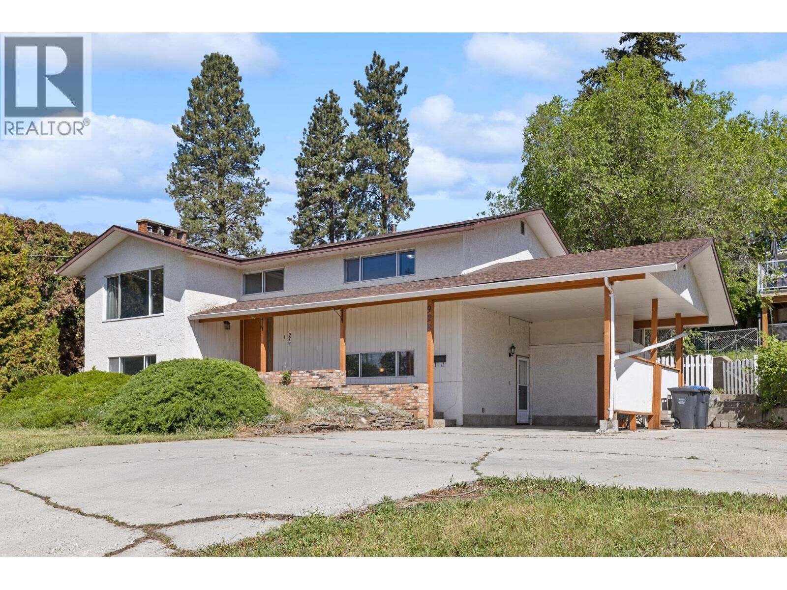 Property Photo:  928 Stevenson Road  BC V1Z 1N4 