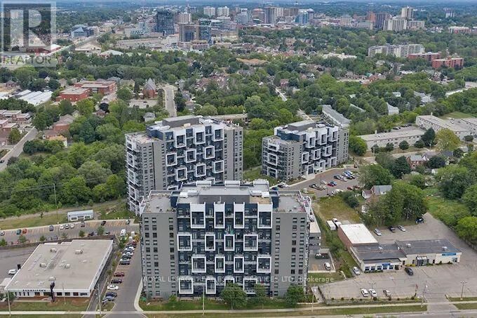 Property Photo:  460B Belmont Avenue West 101  ON N2M 0B3 