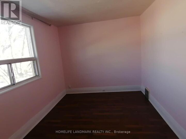 Property Photo:  19 Armstrong Avenue 2nd Fl  ON M6H 1V9 