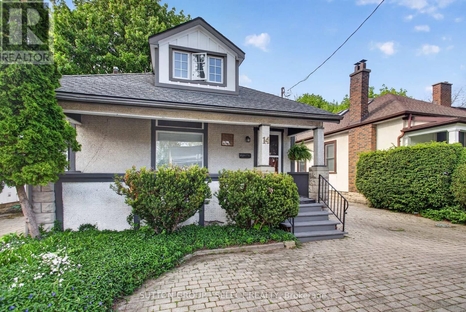 Property Photo:  14 Arthur Street  ON N5Y 3B9 