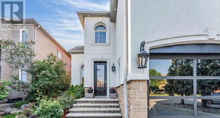 Property Photo: 2293 Woodcrest Drive ON L6M 4C5